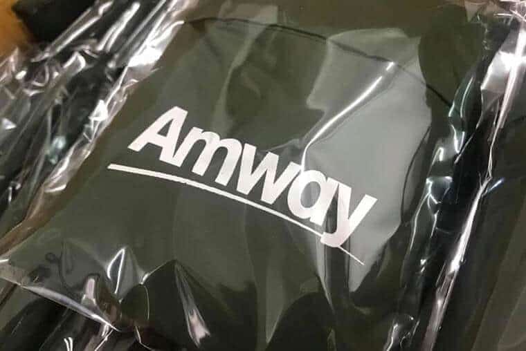 ทำกระเป๋าผ้าร่ม ลดโลกร้อน สกรีนโลโก้ ให้กับ Amway