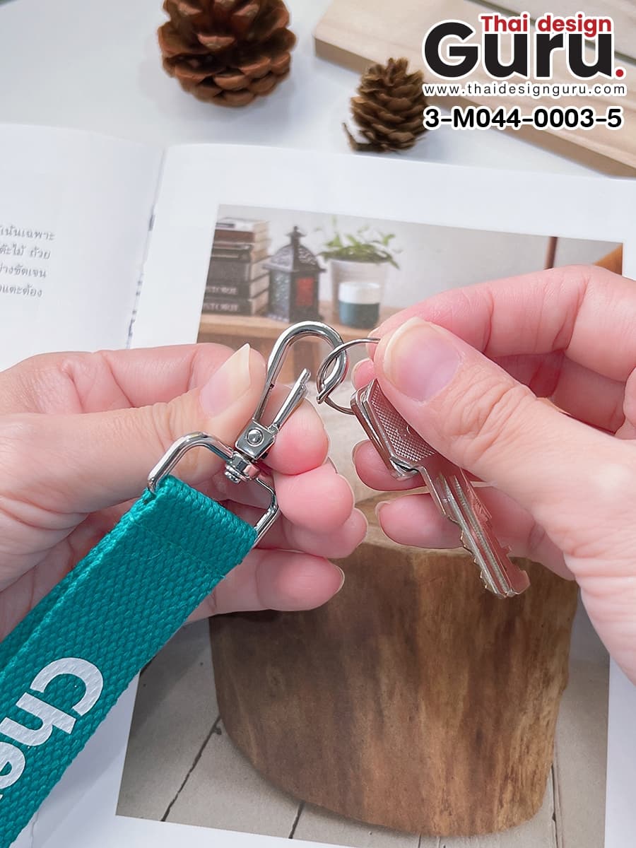 สั่งทำพวงกุญแจหลากสี พวงกุญแจหลากสี