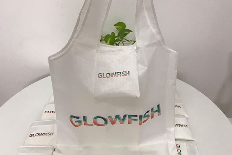 รับทำกระเป๋าผ้า พับเก็บได้ ให้กับ Glowfish