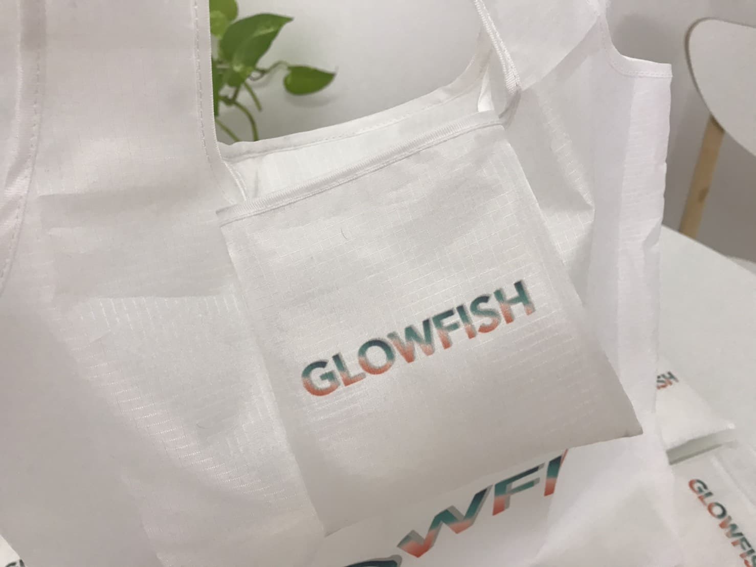 รับทำกระเป๋าผ้า พับเก็บได้ ให้กับ Glowfish
