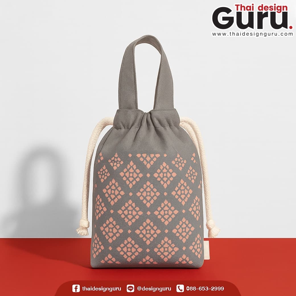 กระเป๋าลายไทย
