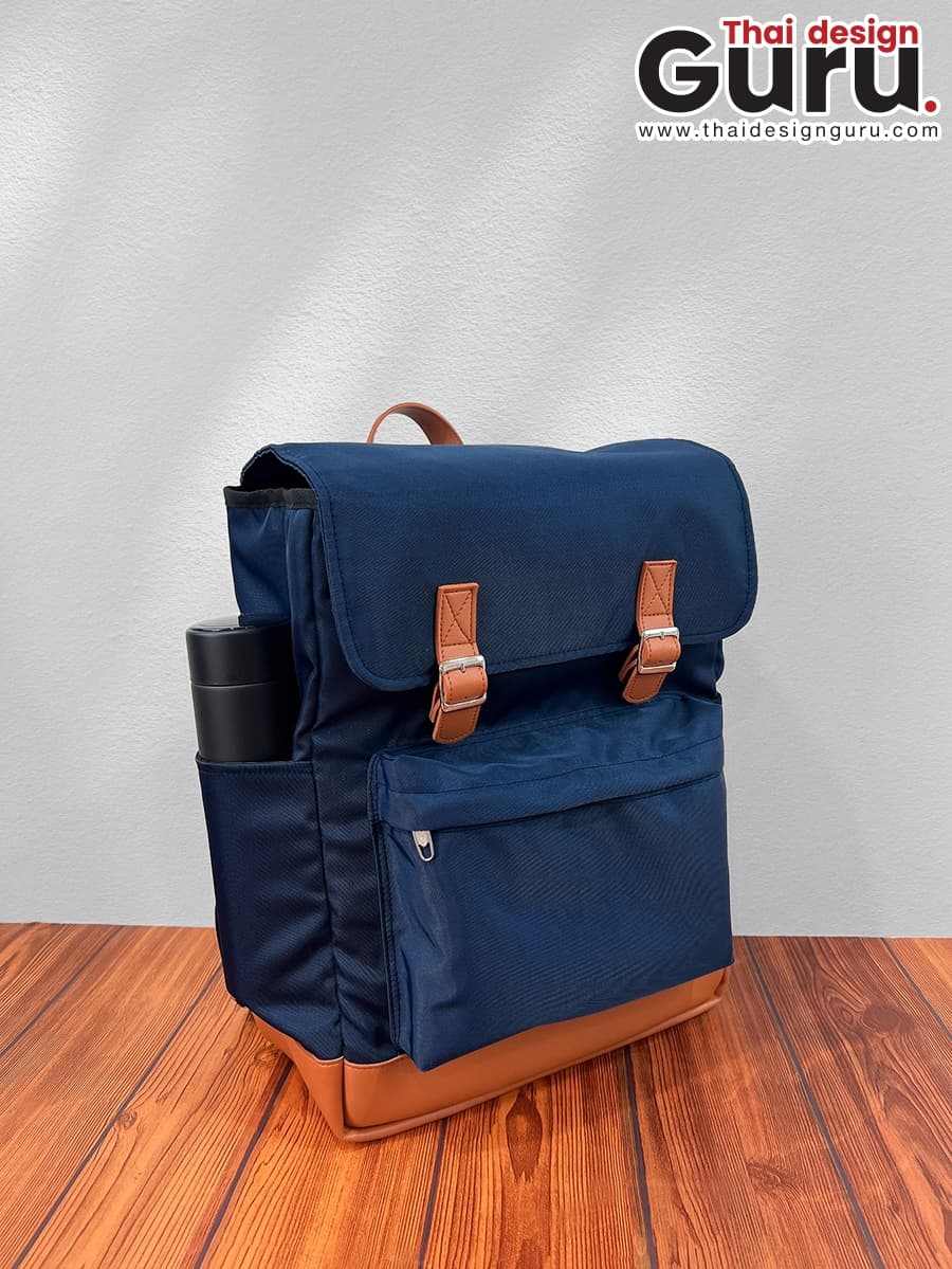 กระเป๋าสะพายหลังสองสี