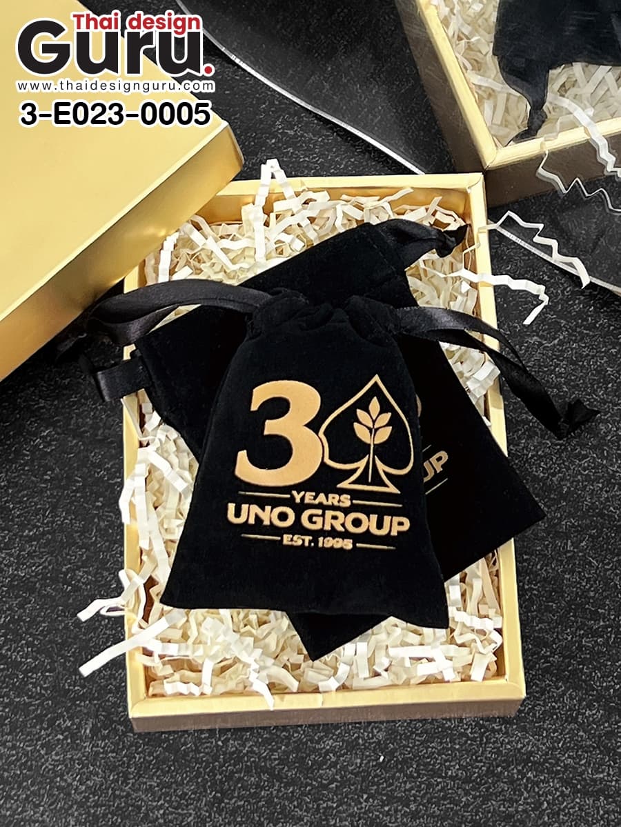 ถุงผ้าหูรูดสีดำสกรีนลาย